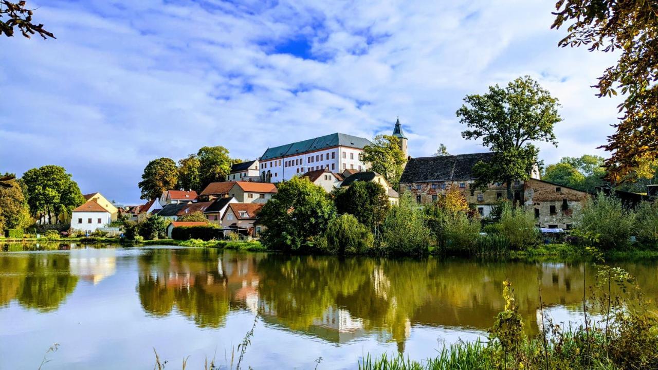 Hotel Artaban Žirovnice Exteriör bild